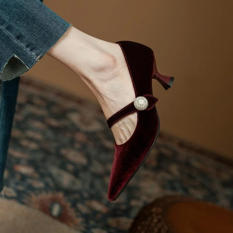 Czerwone szpilki Mary Jane z o – Vintage Old Fashion recenzja i cena
