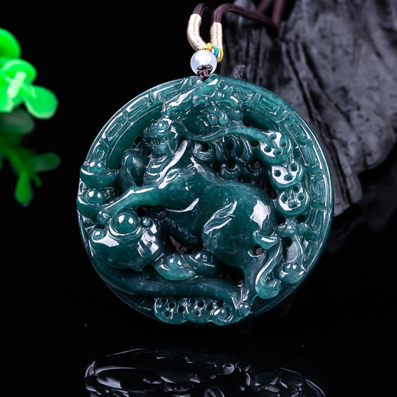 Pendant z jadeitu birmańskiego – Vintage Fashion recenzja i cena